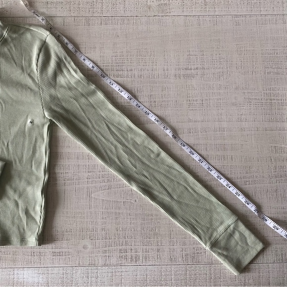 American Eagle Waffle Knit Longsleeve Turtle Neck [NWT] - Picture 6 of 6